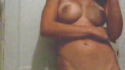 A brunette Latina performs anal jinis ing panas lan seksi gonzo pemandangan