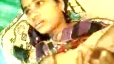 A kaendahan sing duwe bokong cilik tenan wis kabungkus ekstra hard