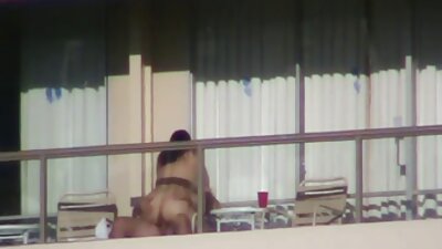 Pumping kontol amba menyang dheweke lunyu dipun cukur cilek pus